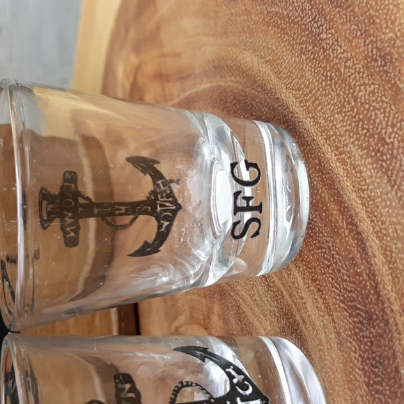 NWT SPITFIRE GIRL FLASK AND SHOT GLASSES SET - Picture 8 of 13